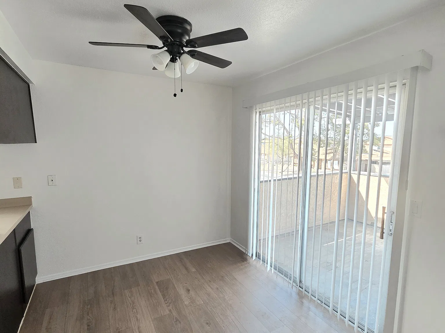 2657 McLeod Dr — Photo 4