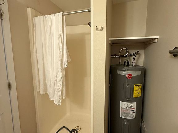 3rd image of 110 N 9th St #4