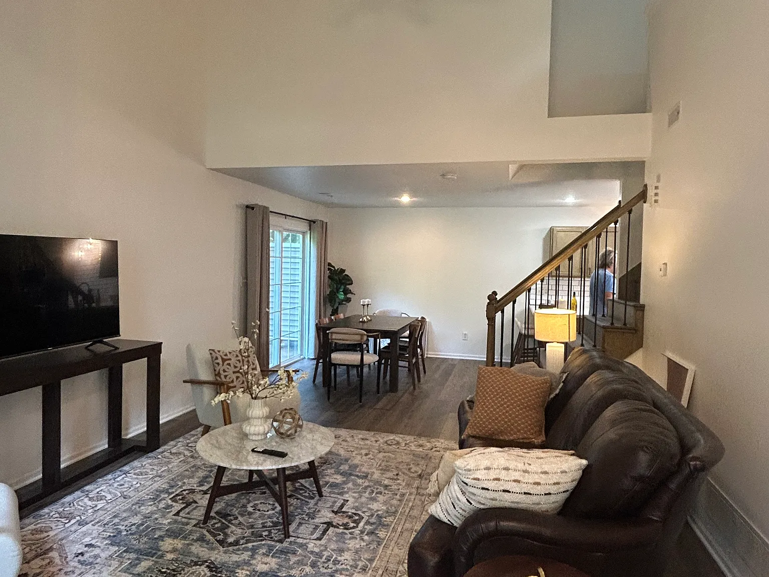 2 bed, 1300 sqft, $1,700 — Photo 2