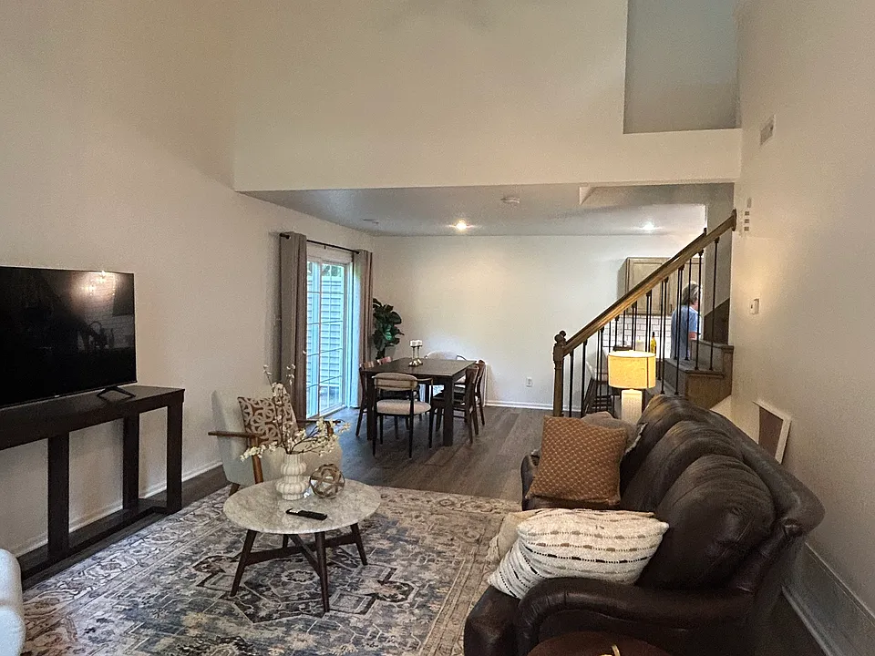 904 Wistful Vista Dr