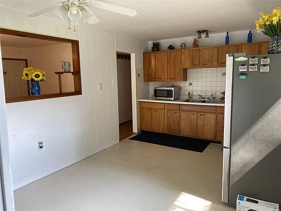 4th image of 1990 Caposele Ln