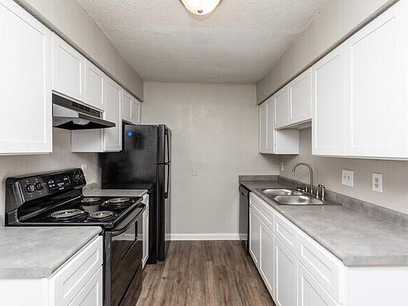 2nd image of 900 Stanton Delowe Connector #3B-2Ba-920Sqft