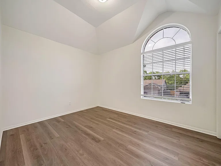 18439 Sunrise Oaks Ct — Photo 20