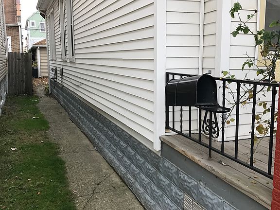 2nd image of 2694 Zinow St