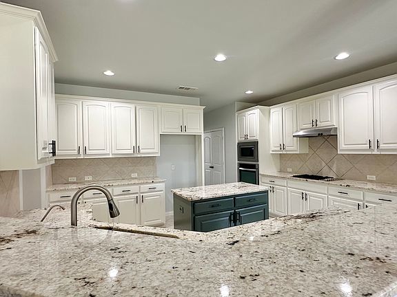 4th image of 10813 Sedalia Dr