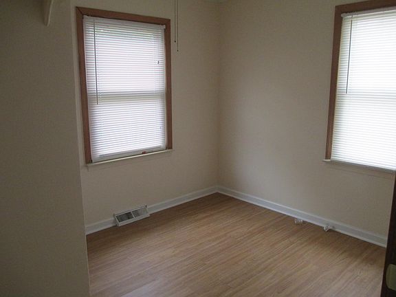 4th image of 24751 Hopkins St