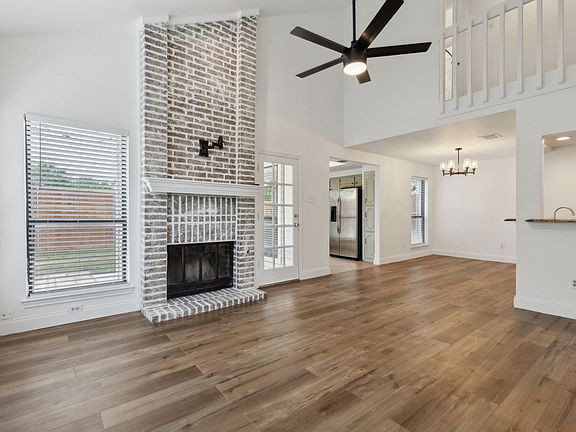 2nd image of 2100 Holly Hill Ln