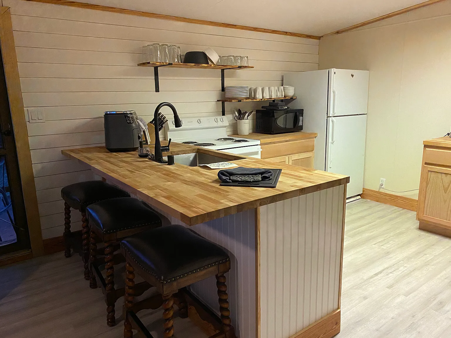 1 bed, $2,999 — Photo 4