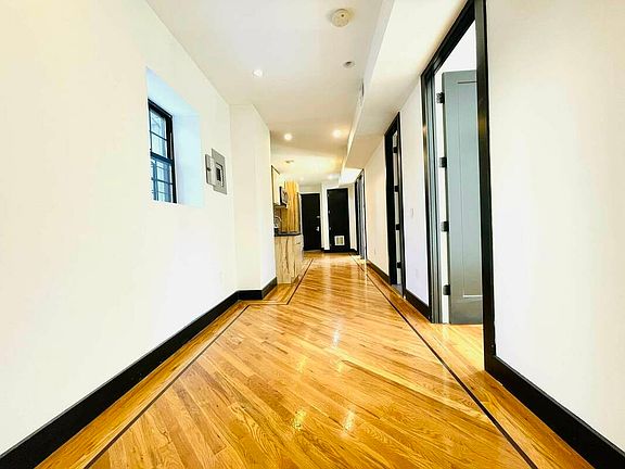 3rd image of 276 E 23rd St #5L