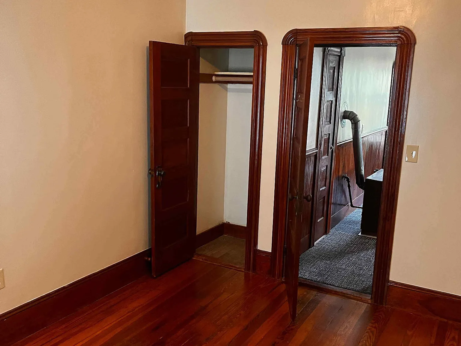 2 bed, 920 sqft, $1,600 — Photo 3