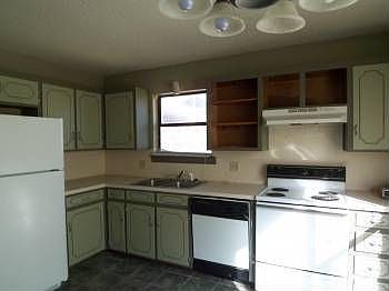 3rd image of 104 Saddle Dr