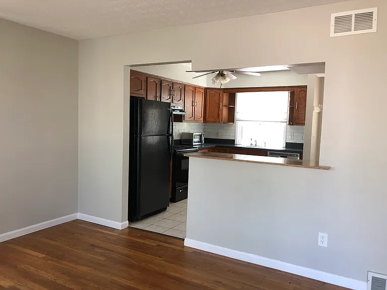 13603 Kirton Ave — Photo 2