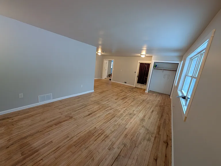 Living/dining area