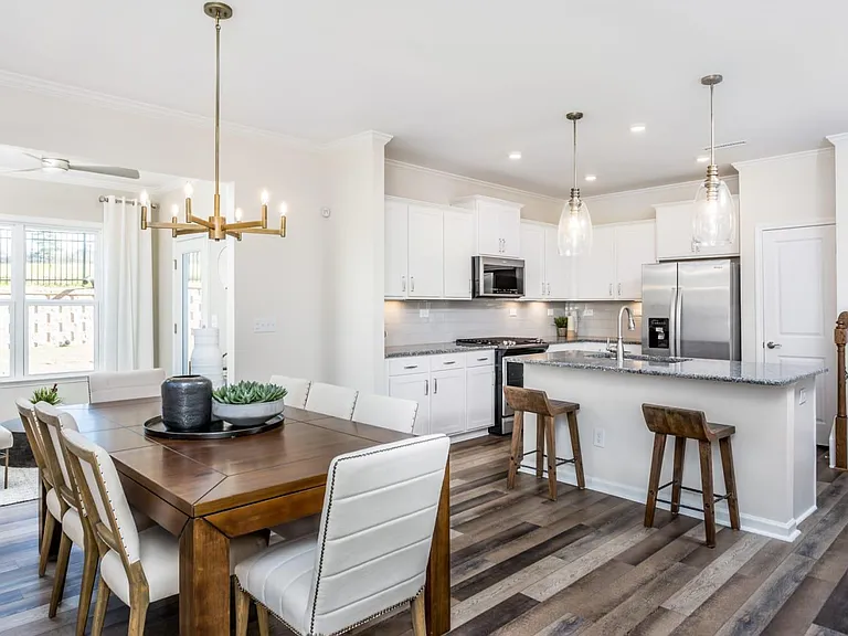 319 Villanova Dr — Photo 11