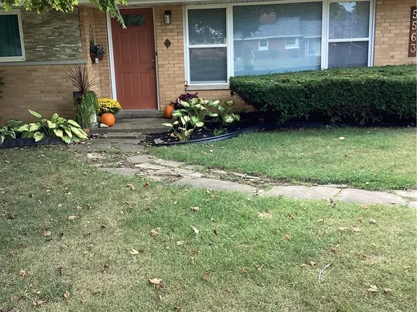 5563 Fair Valley Rd, Dayton, OH 45414