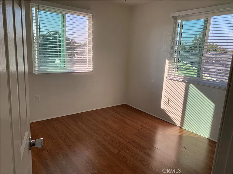 212 S Vail Ave #1/2 — Photo 17