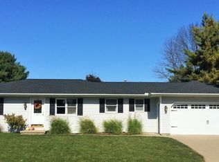 321 1st St, Congerville, IL 61729