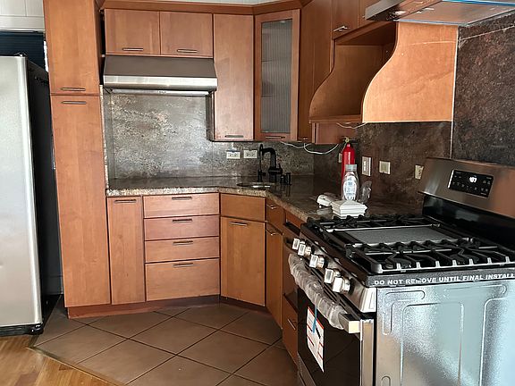 5th image of 2212 Gramercy Ave Unit B