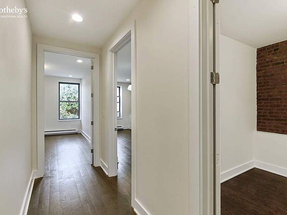 4th image of 460 W 51st St #5A
