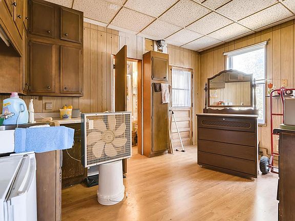 4th image of 513 Manomin Ave