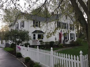 607 W Hill Rd, Stamford, CT 06902