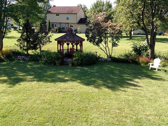 3rd image of 7973 Fawncreek Dr