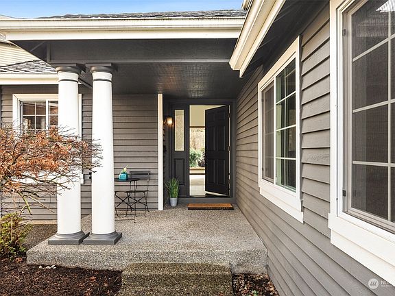 4th image of 4132 257th Court SE