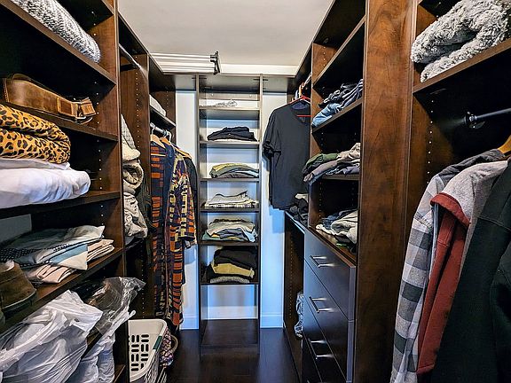 5th image of 401 E 74th St APT 10R