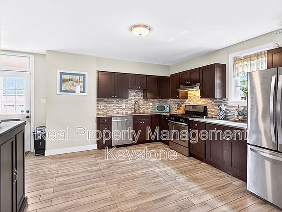 2nd image of 2835 Edwards Way