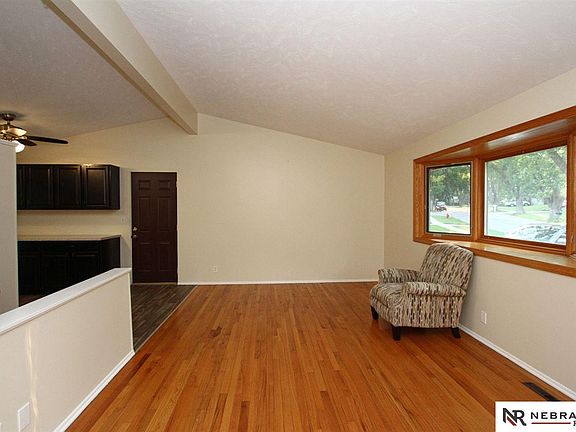 2nd image of 601 W Broadview Dr