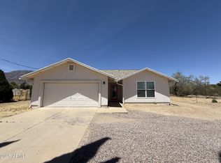 7462 S Circle South Dr, Hereford, AZ 85615