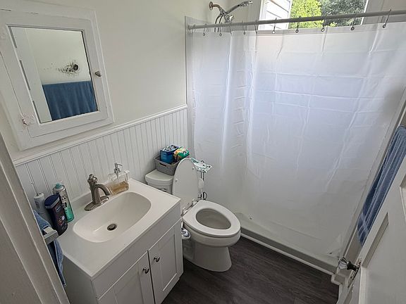3rd image of 202 Mayfield Dr