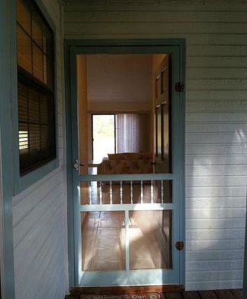 2nd image of 2406 Queen Dr Unit 3