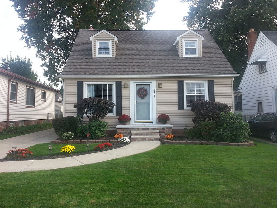 1st image of 8607 Pinegrove Ave