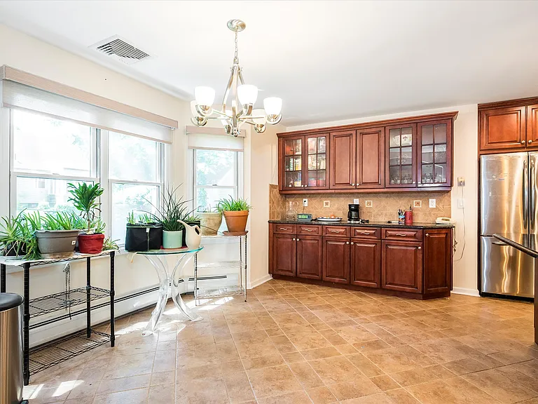 16 Norwood Ave — Photo 30