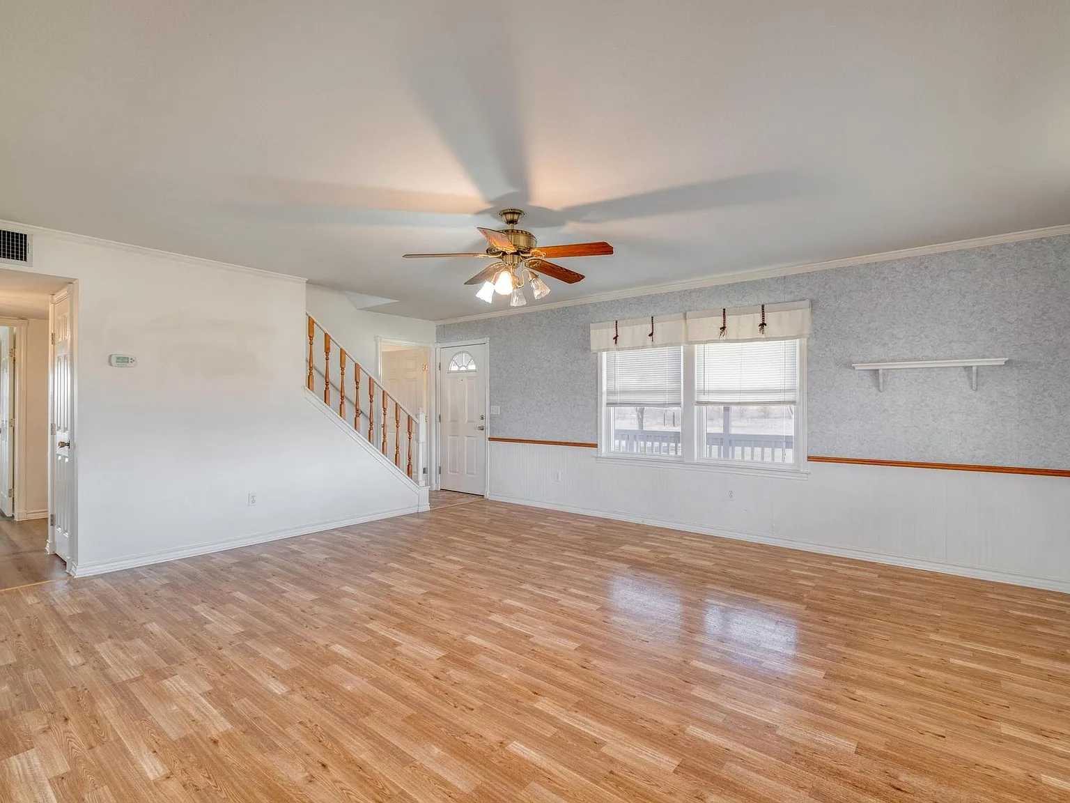 5 bed, 2.0 bath, 2080 sqft, $2,000 — Photo 4