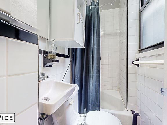 3rd image of 209 W 80th St APT 5D