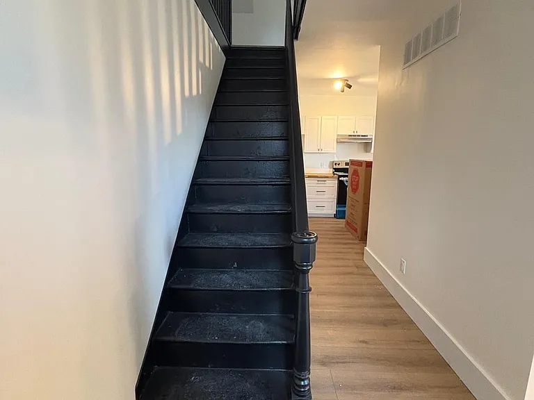 47 A Madawaska St — Photo 5
