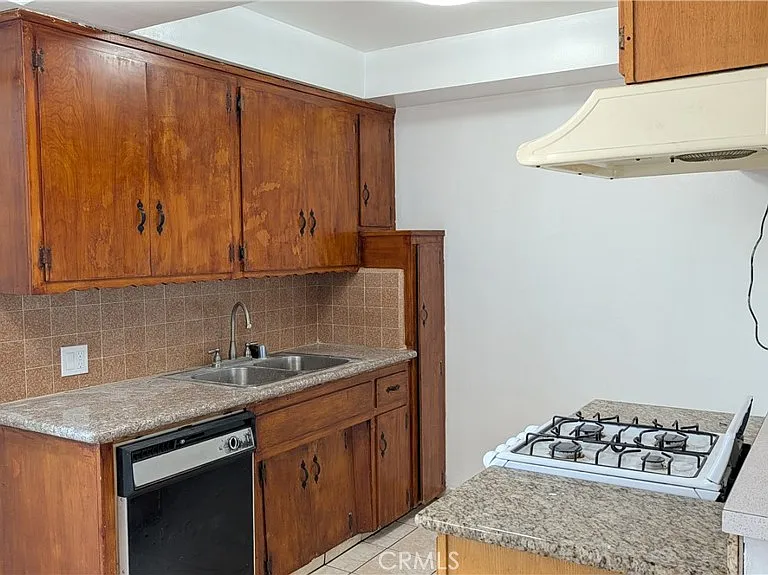 315 S Pine St — Photo 3