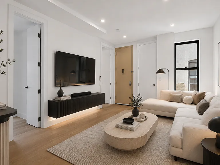 205 8th Ave #2R — Photo 1