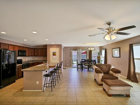 4th image of 41009 W Patricia Ln