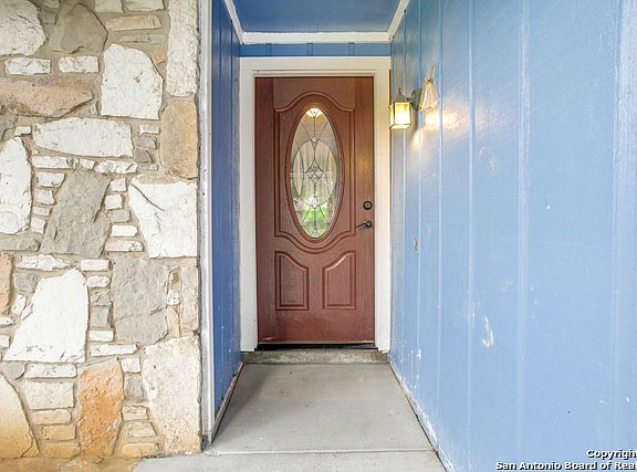 3rd image of 6114 Willowridge St