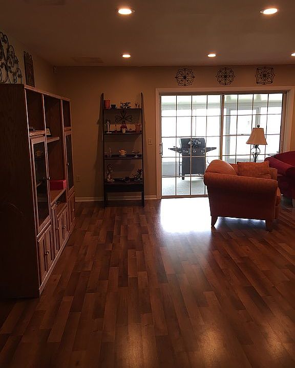 1st image of 632 Applewood Ave