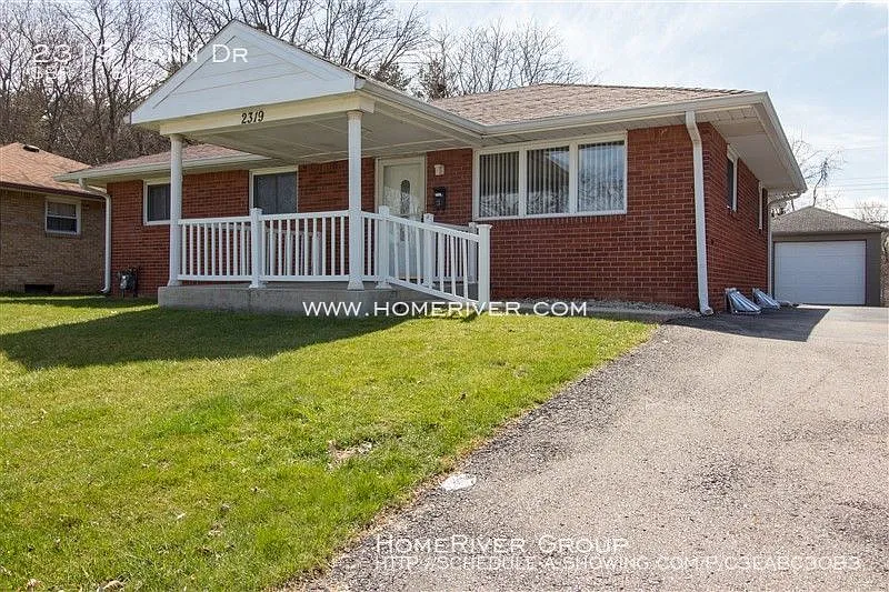 2319 Mann Dr photo 1