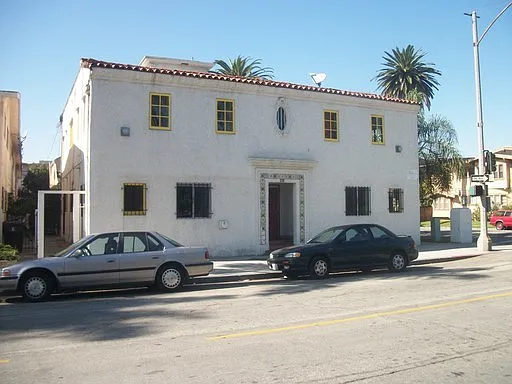 553 Cedar Ave — Photo 1