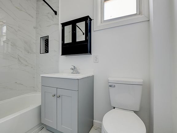 4th image of 1103 Grand Ave Floor 1