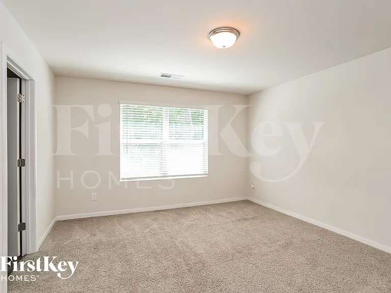9616 Hamel St — Photo 9