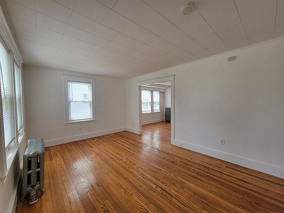 4th image of 24-26 Holyoke St #24