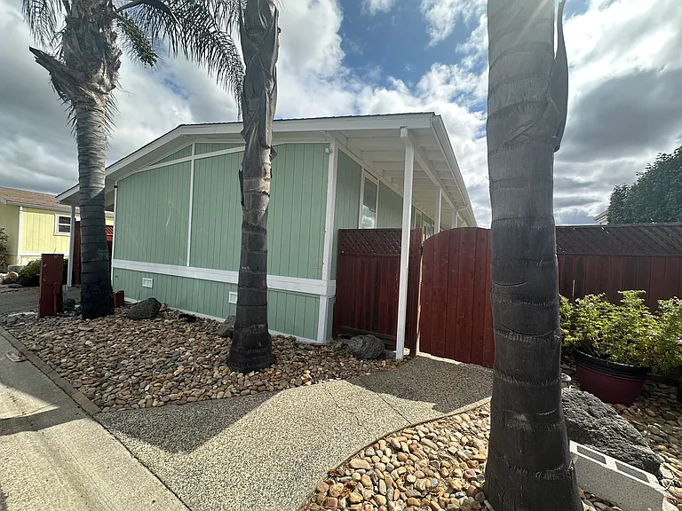 128 Oxbow Marina Dr — Photo 2