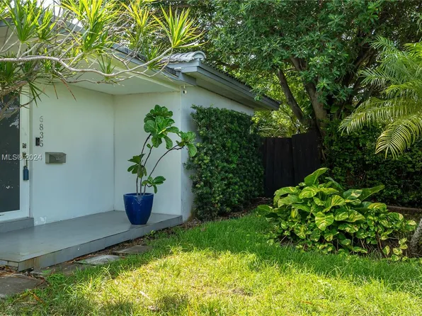 6835 Rue Granville, Miami Beach, FL 33141